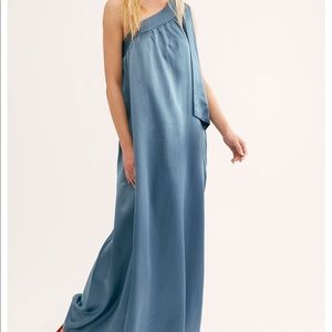 Free People One-shoulder bow tie silky maxi dress. Only worn once to a wedding.
